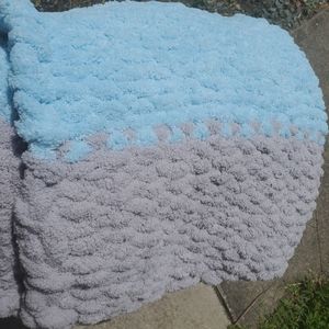 Chunky knit kids blanket